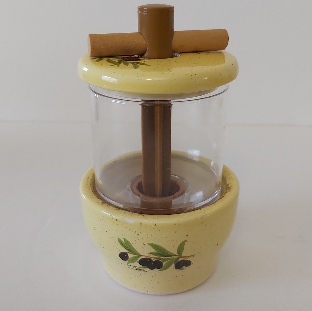 Ceramic Mill for the herbes